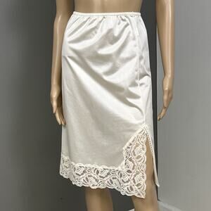 Vintage Body Chic Half Slip Size Small Wide Lace Slit Cream Pink USA Nylon